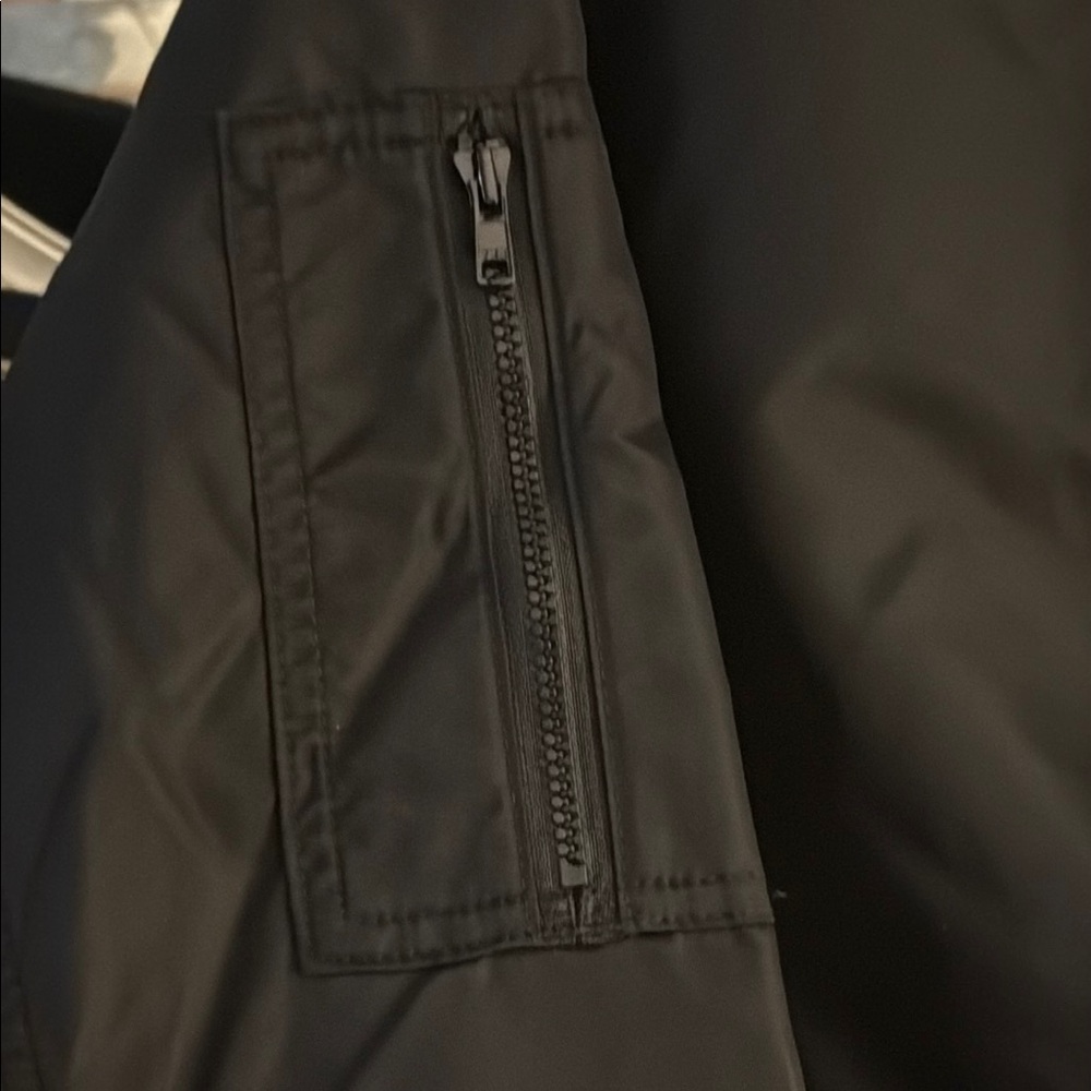 ♥️CAbi Charisma Bomber Jacket♥️ - Picture 5 of 10